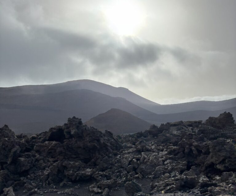 Park Narodowy Timanfaya – ceny, zwiedzanie i praktyczne porady. Czy warto odwiedzić Góry Ognia?