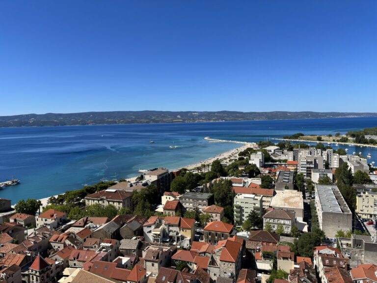 Omiš – co zobaczyć, gdzie nocować i co warto wiedzieć przed wyjazdem?