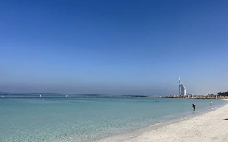 Dubaj: plaża Al Soufah, Madinat Jumeirah, Marina wieczorem